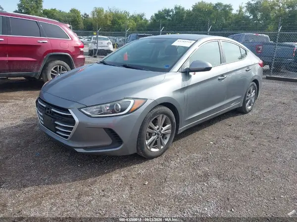 KMHD84LF2JU593951 2018 HYUNDAI ELANTRA - Image 2