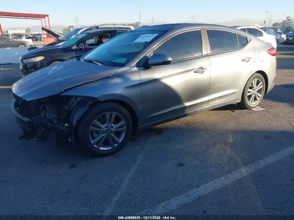 KMHD84LF2JU595909 2018 HYUNDAI ELANTRA - Image 2