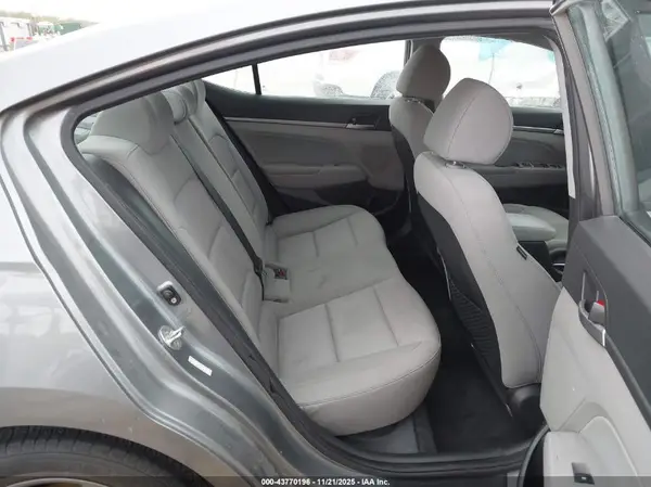 KMHD84LF2JU608464 2018 HYUNDAI ELANTRA - Image 8