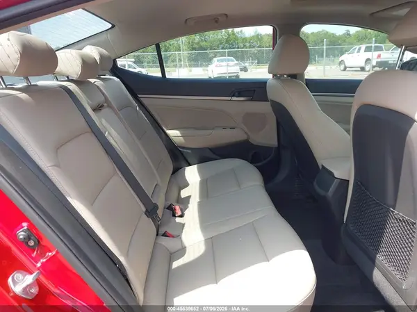 KMHD84LF2JU610991 2018 HYUNDAI ELANTRA - Image 8
