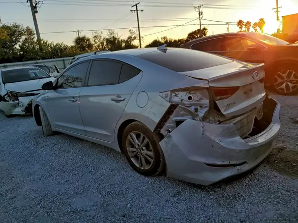 KMHD84LF2JU611526 2018 HYUNDAI ELANTRA - Image 2