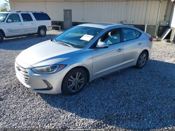 KMHD84LF2JU613650 2018 HYUNDAI ELANTRA - Image 2