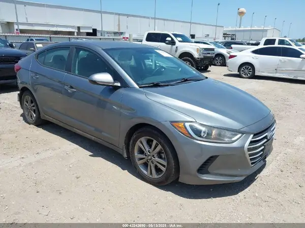 KMHD84LF2JU614085 2018 HYUNDAI ELANTRA - Image 1