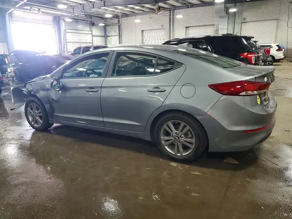 KMHD84LF2JU617990 2018 HYUNDAI ELANTRA - Image 2