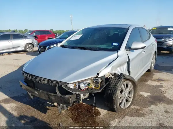 KMHD84LF2JU619786 2018 HYUNDAI ELANTRA - Image 2