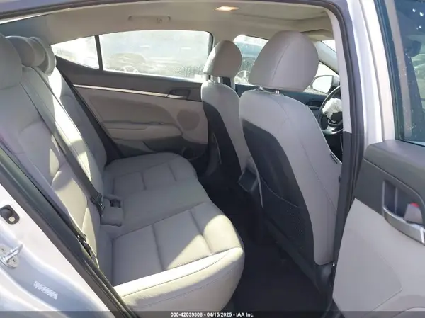 KMHD84LF2JU619786 2018 HYUNDAI ELANTRA - Image 8