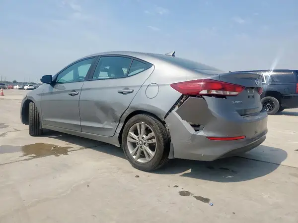 KMHD84LF2JU632800 2018 HYUNDAI ELANTRA - Image 2