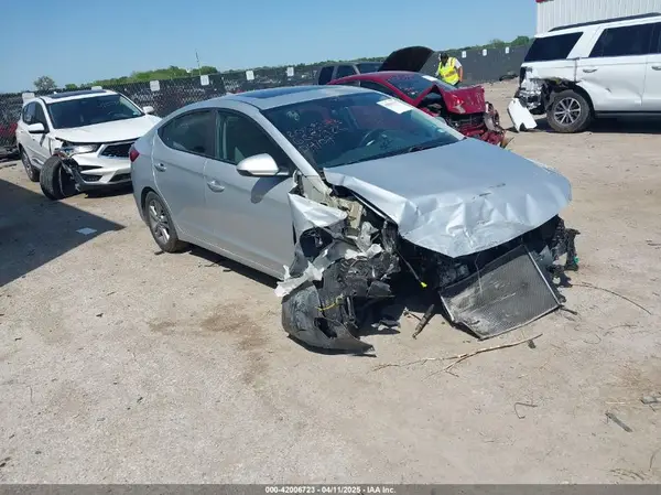KMHD84LF2JU665926 2018 HYUNDAI ELANTRA - Image 1