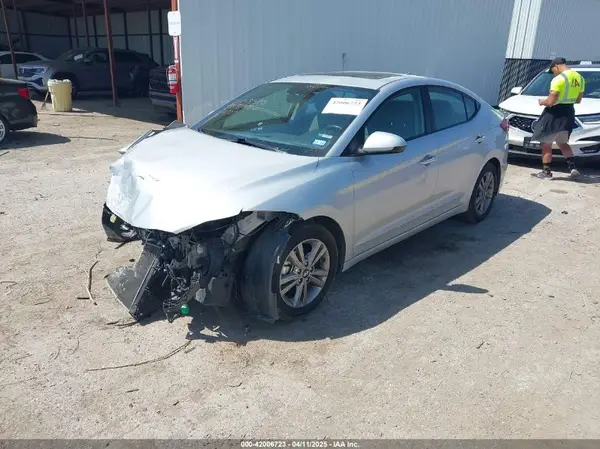 KMHD84LF2JU665926 2018 HYUNDAI ELANTRA - Image 2
