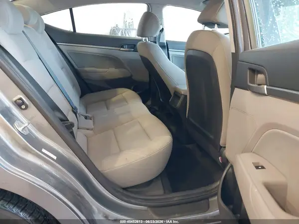 KMHD84LF2JU685013 2018 HYUNDAI ELANTRA - Image 8