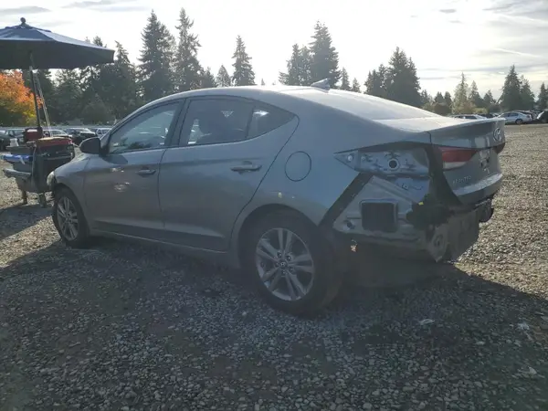 KMHD84LF2JU685044 2018 HYUNDAI ELANTRA - Image 2