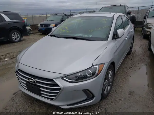 KMHD84LF2JU704935 2018 HYUNDAI ELANTRA - Image 2