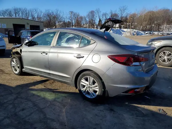 KMHD84LF2KU812974 2019 HYUNDAI ELANTRA - Image 2