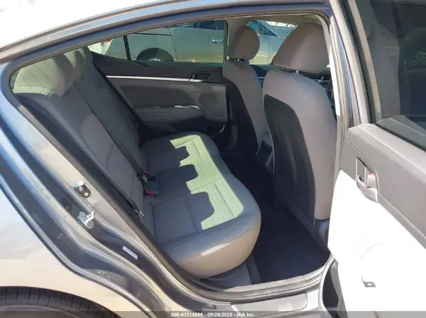 KMHD84LF2KU823960 2019 HYUNDAI ELANTRA - Image 8