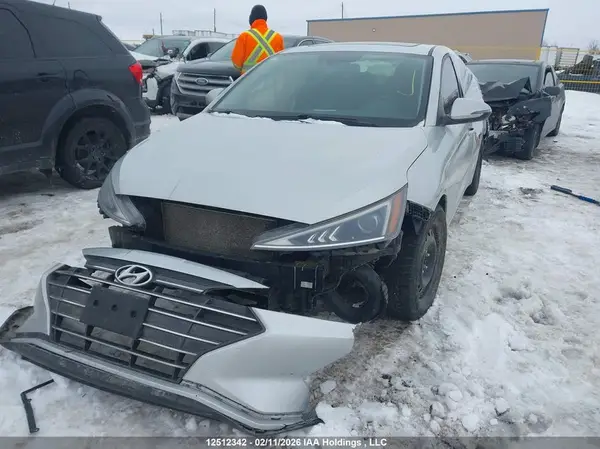 KMHD84LF2KU877999 2019 HYUNDAI ELANTRA - Image 2