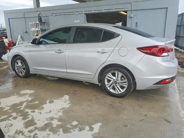 KMHD84LF2LU011916 2020 HYUNDAI ELANTRA - Image 2