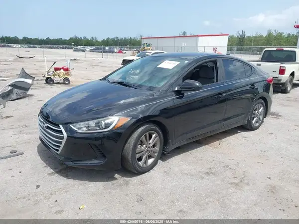 KMHD84LF3HU060467 2017 HYUNDAI ELANTRA - Image 2
