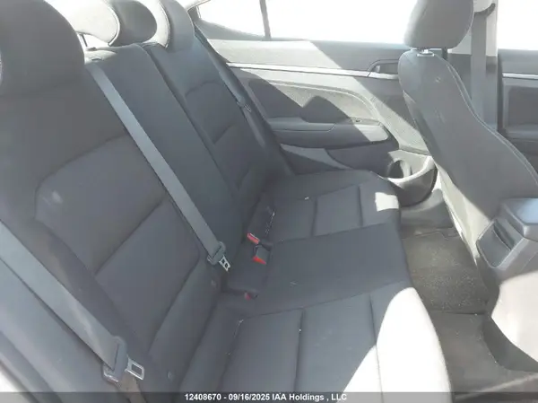 KMHD84LF3HU100921 2017 HYUNDAI ELANTRA - Image 8
