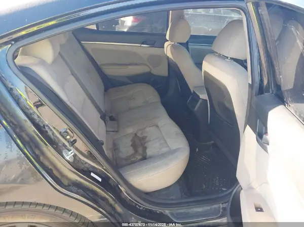 KMHD84LF3HU107173 2017 HYUNDAI ELANTRA - Image 8