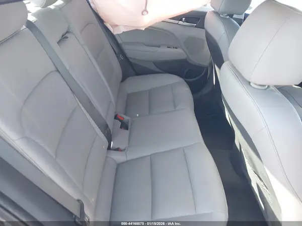 KMHD84LF3HU119307 2017 HYUNDAI ELANTRA - Image 8