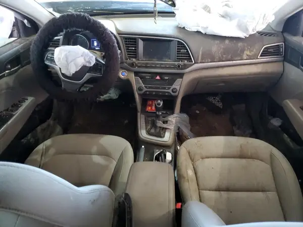KMHD84LF3HU154607 2017 HYUNDAI ELANTRA - Image 8