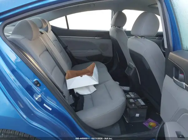KMHD84LF3HU160861 2017 HYUNDAI ELANTRA - Image 8