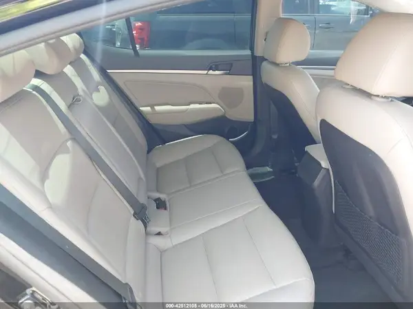 KMHD84LF3HU161749 2017 HYUNDAI ELANTRA - Image 8
