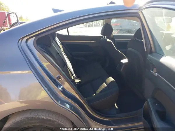 KMHD84LF3HU167129 2017 HYUNDAI ELANTRA - Image 8