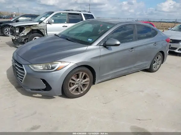KMHD84LF3HU180088 2017 HYUNDAI ELANTRA - Image 2