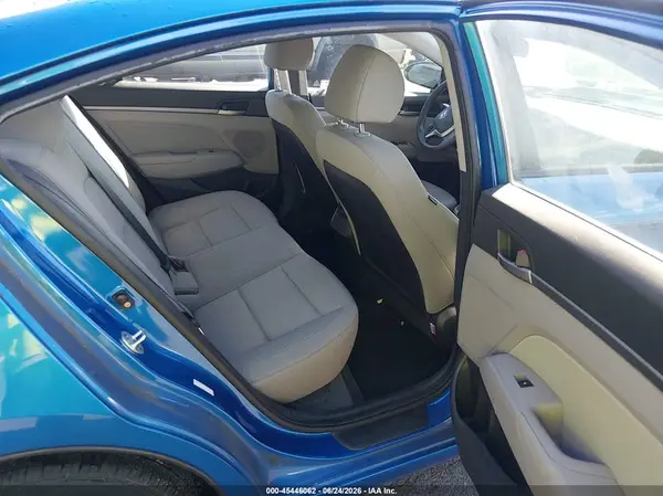 KMHD84LF3HU190975 2017 HYUNDAI ELANTRA - Image 8