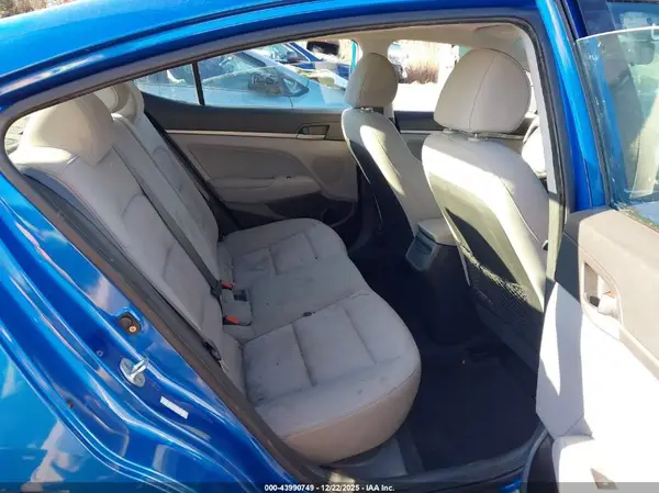 KMHD84LF3HU195822 2017 HYUNDAI ELANTRA - Image 8