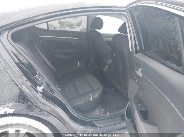 KMHD84LF3HU218080 2017 HYUNDAI ELANTRA - Image 8