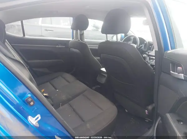 KMHD84LF3HU249345 2017 HYUNDAI ELANTRA - Image 8
