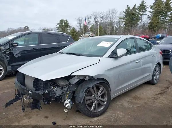 KMHD84LF3HU252441 2017 HYUNDAI ELANTRA - Image 2