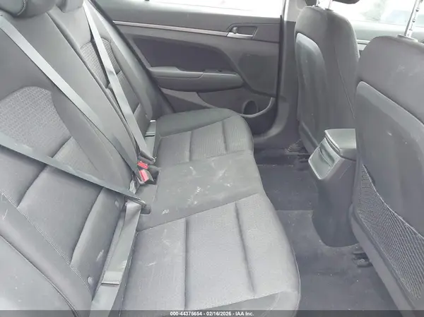 KMHD84LF3HU252441 2017 HYUNDAI ELANTRA - Image 8