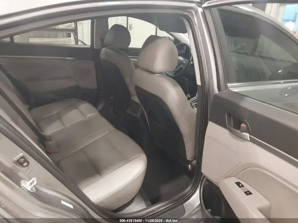 KMHD84LF3HU263259 2017 HYUNDAI ELANTRA - Image 8