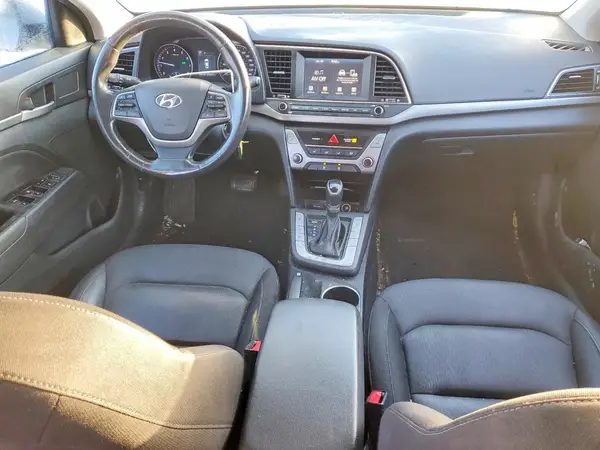 KMHD84LF3HU273063 2017 HYUNDAI ELANTRA - Image 8