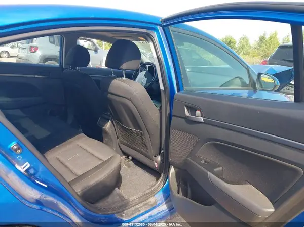 KMHD84LF3HU274617 2017 HYUNDAI ELANTRA - Image 8