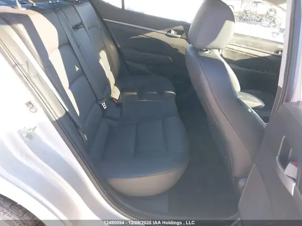 KMHD84LF3HU294320 2017 HYUNDAI ELANTRA - Image 8