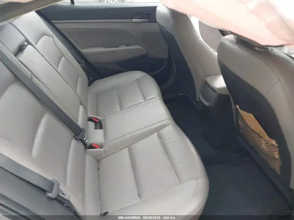 KMHD84LF3HU317921 2017 HYUNDAI ELANTRA - Image 8