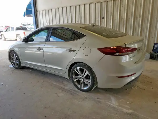 KMHD84LF3HU318132 2017 HYUNDAI ELANTRA - Image 2