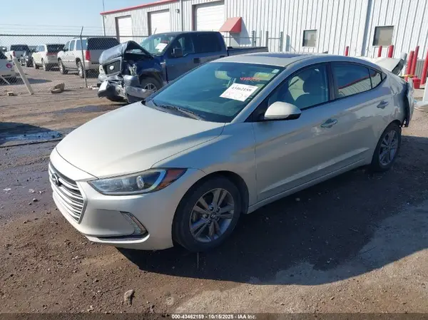 KMHD84LF3HU363703 2017 HYUNDAI ELANTRA - Image 2