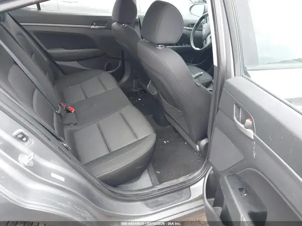 KMHD84LF3HU363930 2017 HYUNDAI ELANTRA - Image 8