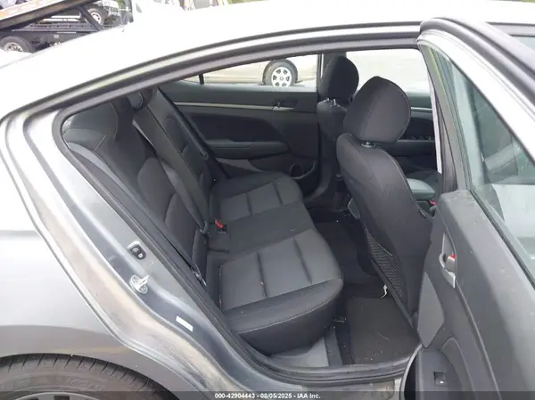 KMHD84LF3HU368898 2017 HYUNDAI ELANTRA - Image 8