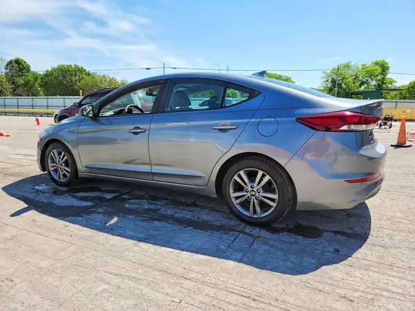KMHD84LF3HU372868 2017 HYUNDAI ELANTRA - Image 2