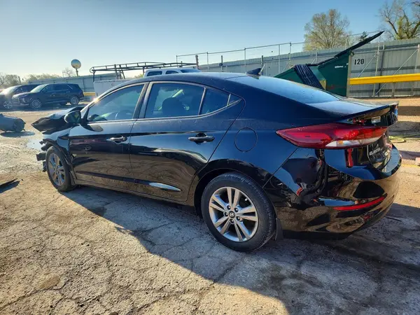 KMHD84LF3HU384843 2017 HYUNDAI ELANTRA - Image 2