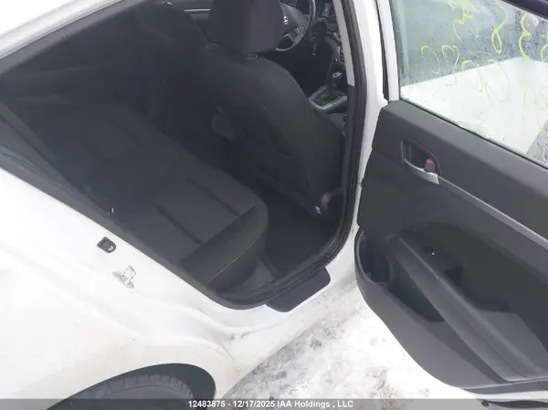 KMHD84LF3HU398080 2017 HYUNDAI ELANTRA - Image 8