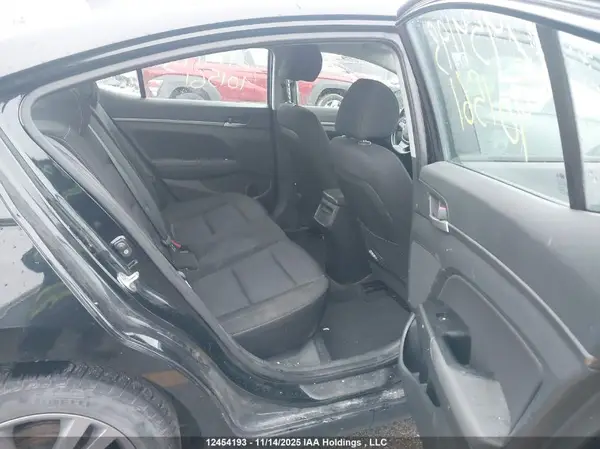 KMHD84LF3HU401561 2017 HYUNDAI ELANTRA - Image 8