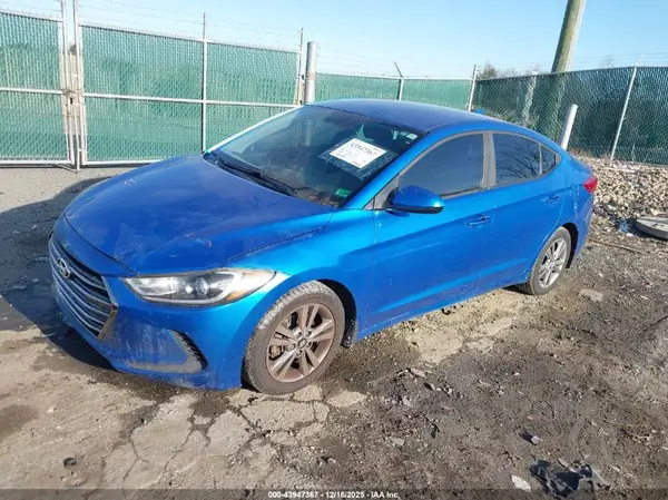 KMHD84LF3HU422488 2017 HYUNDAI ELANTRA - Image 2