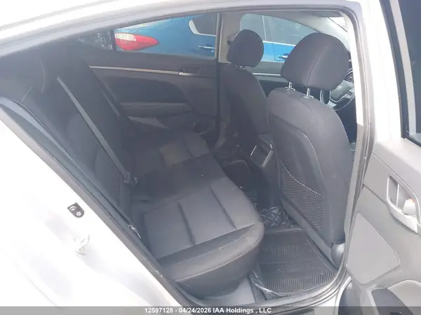 KMHD84LF3HU426380 2017 HYUNDAI ELANTRA - Image 8